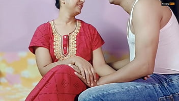 Никита Бхабхи трахается со своим парнем, настоящее дези домашнее секс-видео