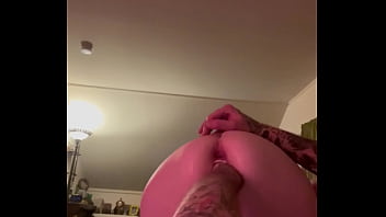 Fisting queen loves a hand in her pussy watch her squirt when I pull it out