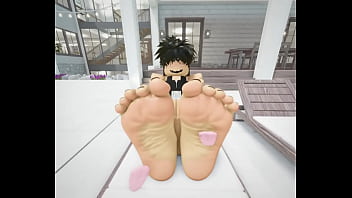 CNP teases her roblox toes