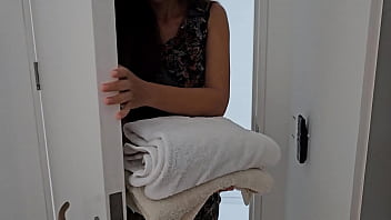 Hardly FUCK Hotel Room service SEXY MAID for pissing my shower cabin n being naughty