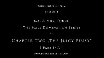 TouchedFetish – Pareja fetichista amateur casada real en catsuits de látex y goma | Besándose y lamiéndose | hecho en casa