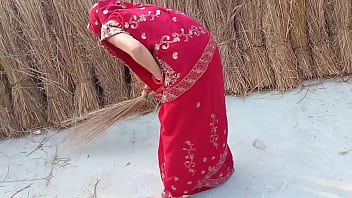 Индийская ххх горничная жена трахается на улице