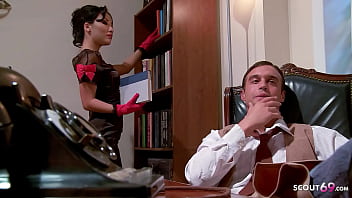アジア人秘書アサ・アキラと巨根上司がオフィスでファックするパロディーポルノ