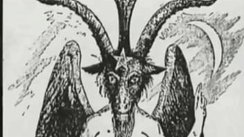 Votou para o satanismo - Em uma igreja real