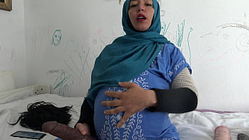 Беременная турецкая милфа живет в Лондоне