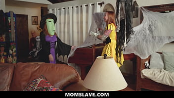 Three Step Siblings Prank Her Stepmom with The Spooky Freeuse Method - Momslave