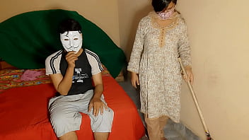 Индийскую горничную трахнул домовладелец, хинди, анальный секс, вирусное видео