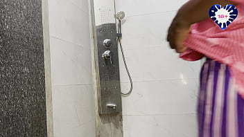 Sexo no banheiro Desi Tamil Divórcio MILF Sexo no banheiro com namorado